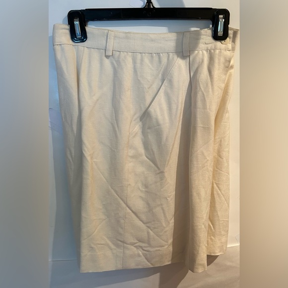 Henri Bendel White Silk Shorts size Medium 8- 10 original owner Summer - Picture 2 of 11